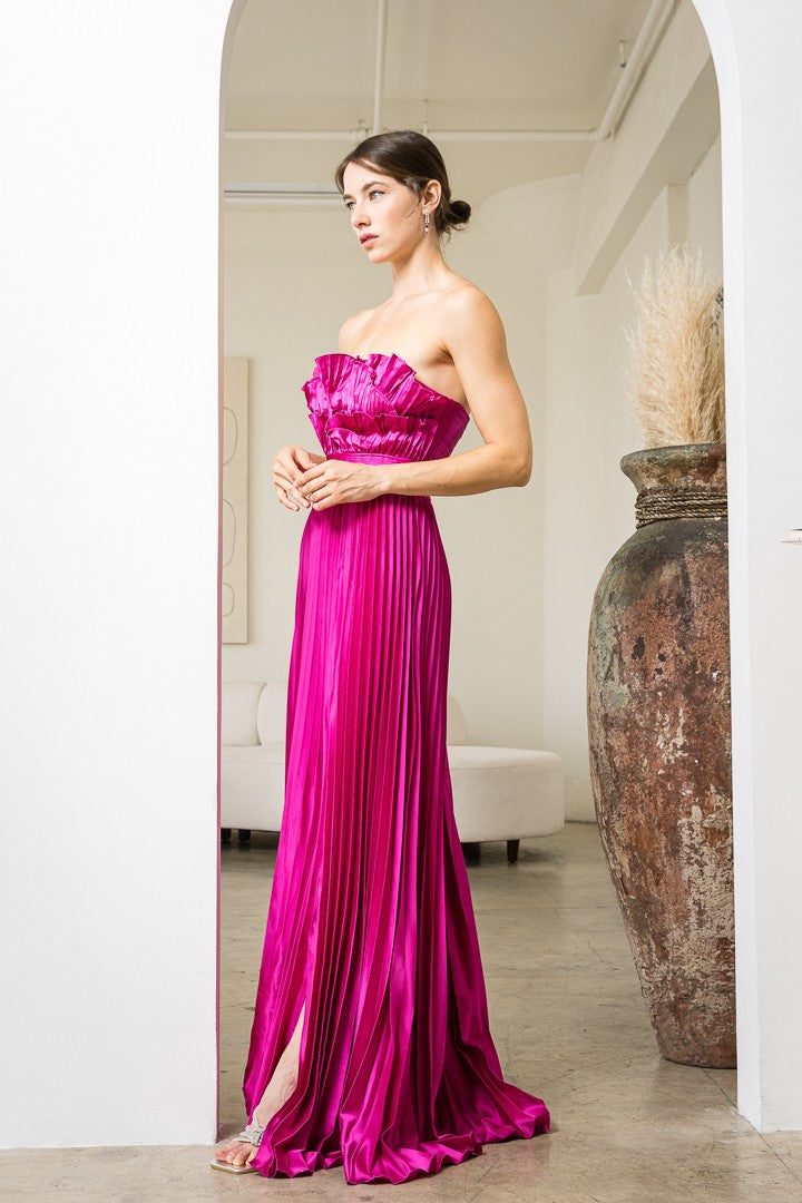 Vestido estraple falda plisada